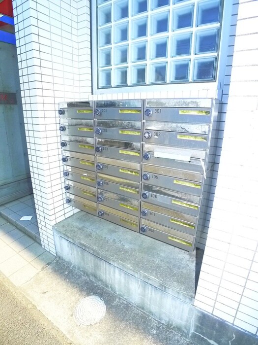 ア・レーズMの物件外観写真