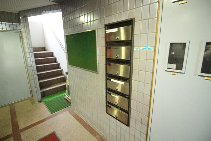 ルトゥール駒込の物件外観写真