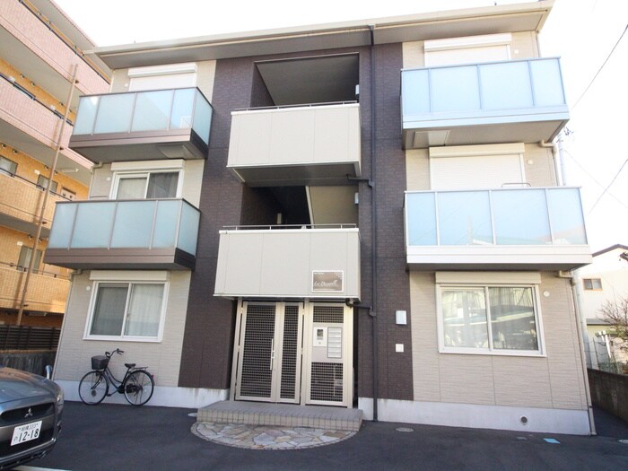 Ｌａ　Ｐａｓｓｅｒｅｌｌｅの物件外観写真