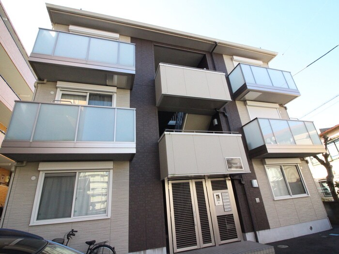 Ｌａ　Ｐａｓｓｅｒｅｌｌｅの物件外観写真