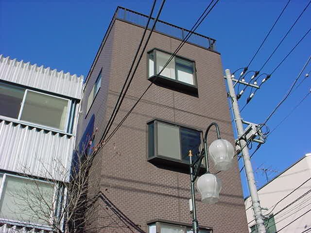 服部ビルの物件外観写真