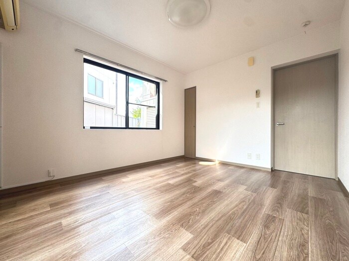 公郷エスポアの物件内観写真