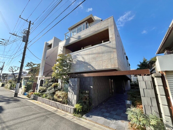 ポローニアクレスト中野の物件外観写真