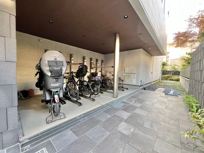 ポローニアクレスト中野の物件外観写真