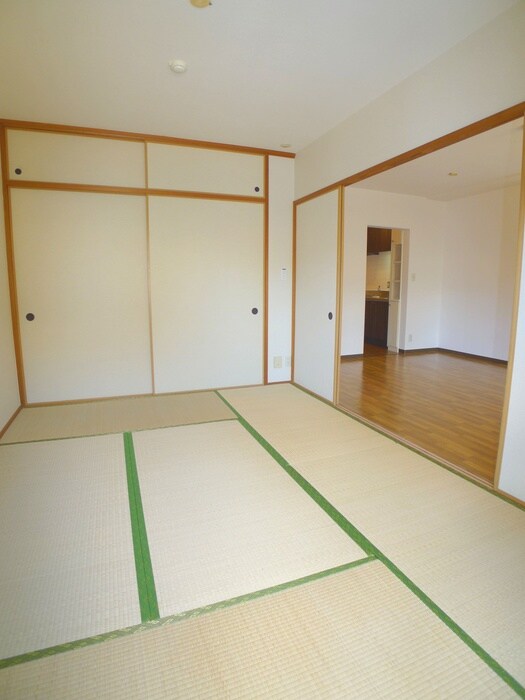 イーストパーク胡録台の物件内観写真