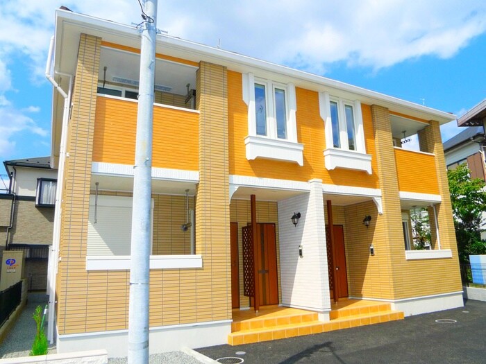 ローレルⅢの物件外観写真