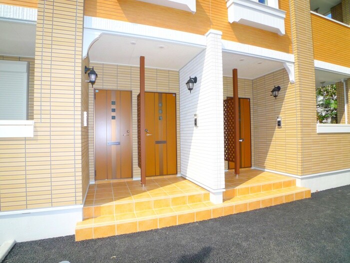 ローレルⅢの物件外観写真