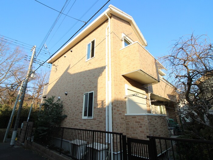 カ－サプラムの物件外観写真