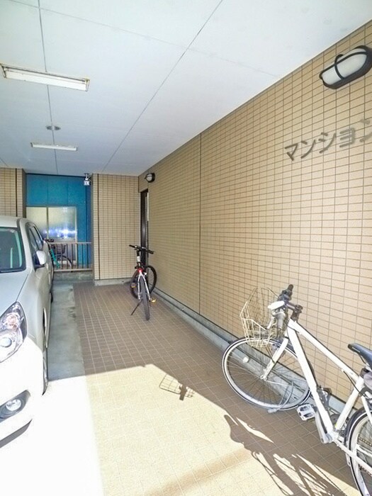 マンション倉持の物件外観写真