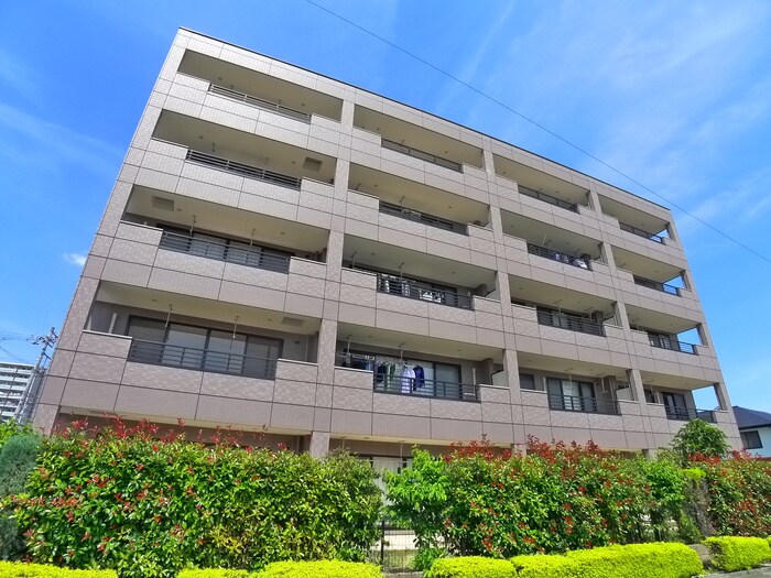 ラ・エルシオンの物件外観写真