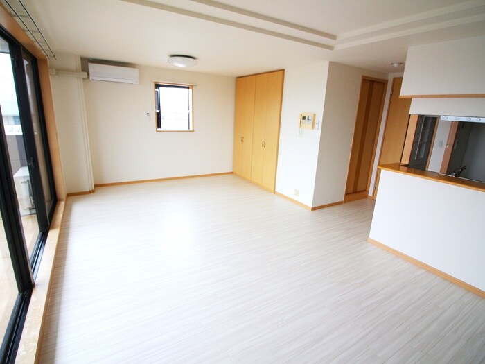 ラ・エルシオンの物件内観写真