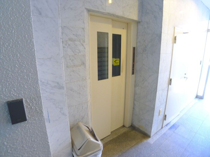 シャインドミールの物件外観写真