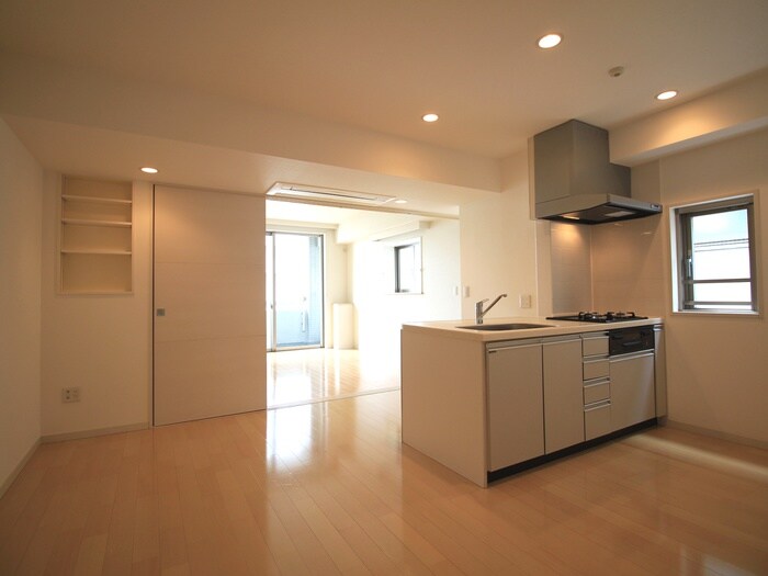 カスタリア新富町Ⅳの物件内観写真