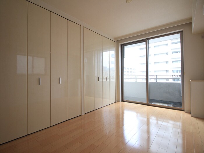 カスタリア新富町Ⅳの物件内観写真