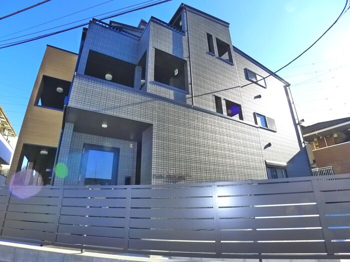 ペルル穴川の物件外観写真