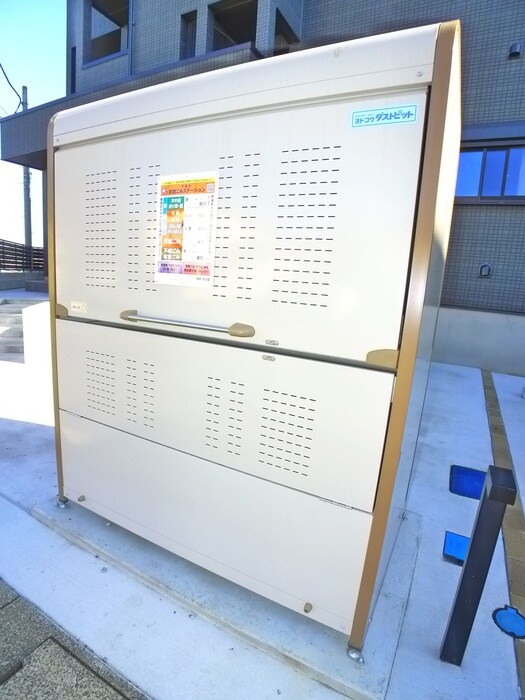 ペルル穴川の物件外観写真