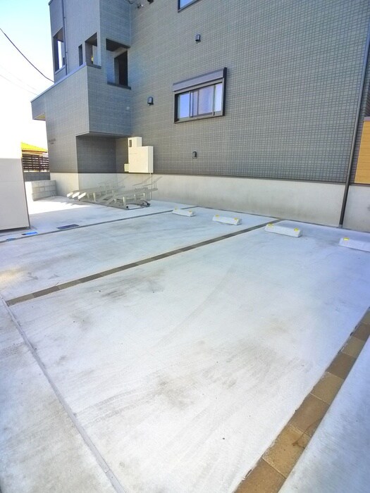 ペルル穴川の物件外観写真