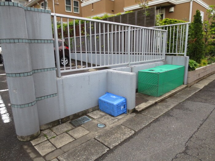 サニ－クレスト百合ヶ丘の物件外観写真