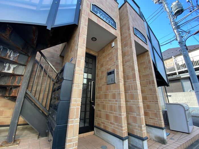 シャイニーソフト新宿落合Ａの物件外観写真