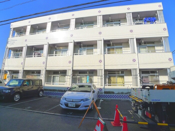 メゾンドアミの物件外観写真