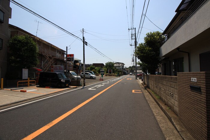 エステ－ト三ツ沢の物件外観写真