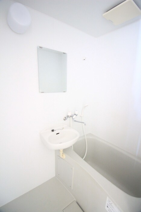 エステ－ト三ツ沢の物件内観写真