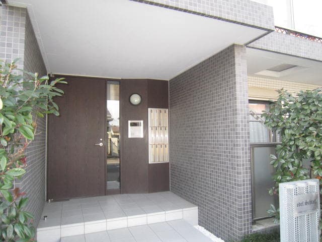 エ－デルシュロスの物件外観写真