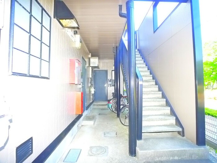 アロ－キャニオンＥの物件外観写真