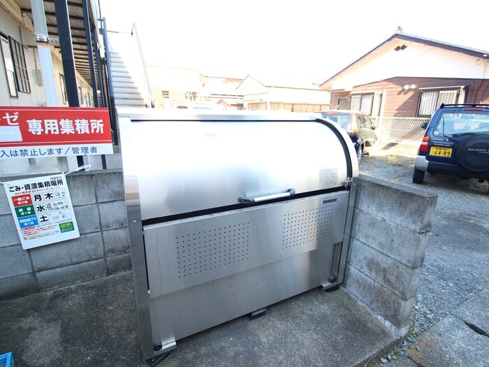 サンロ－ゼの物件外観写真