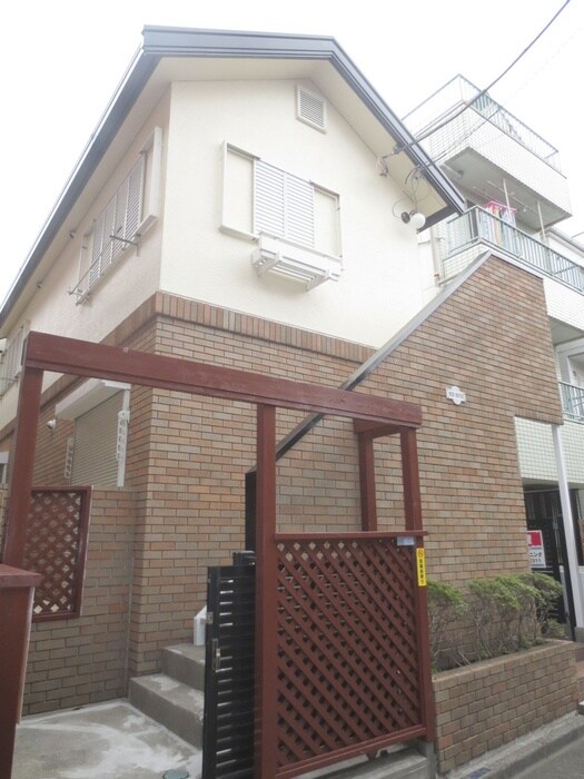 サンハウスの物件外観写真