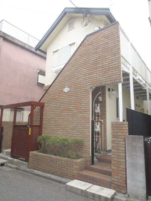 サンハウスの物件外観写真