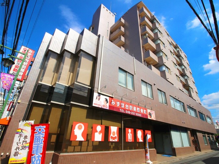 マ－ランドファイブの物件外観写真