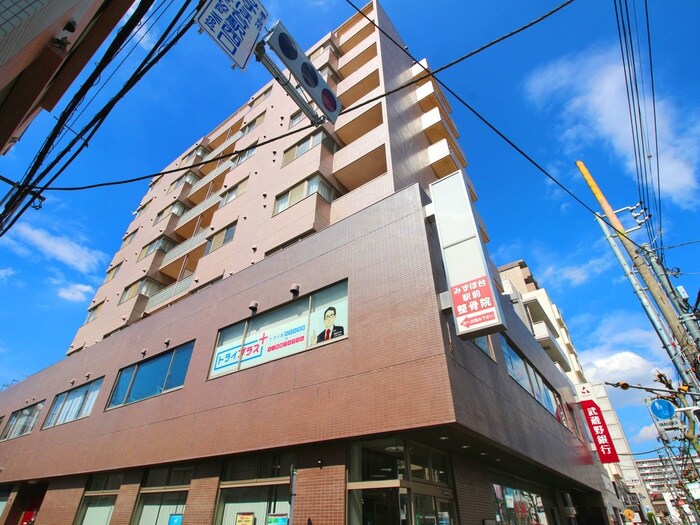 マ－ランドファイブの物件外観写真