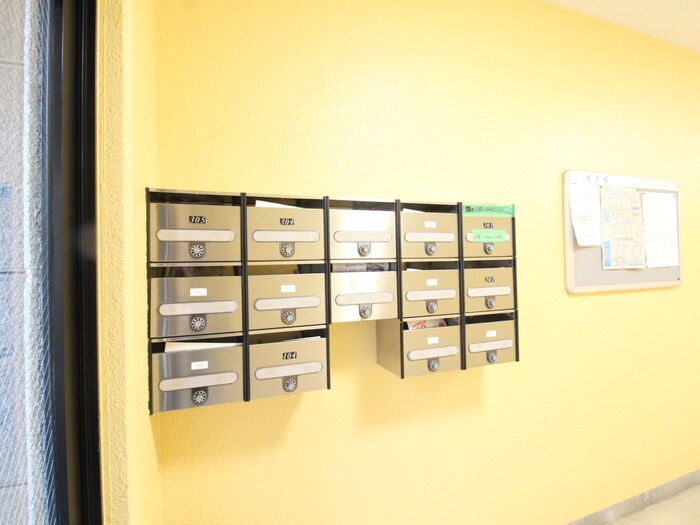 フロ－レンスモリの物件外観写真