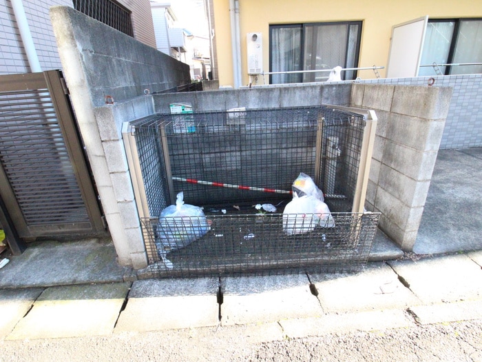 フロ－レンスモリの物件外観写真