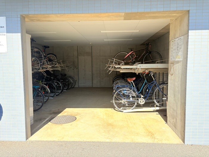 ＹＡＳＡＫＵビルの物件外観写真