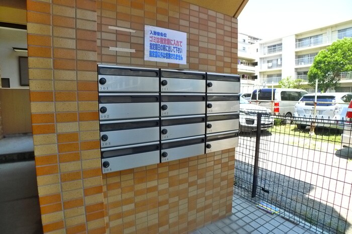 ｾﾝﾄﾋﾙｽﾞ本八幡の物件外観写真