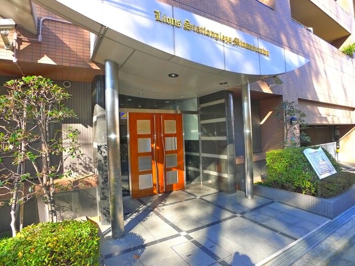 ﾗｲｵﾝｽﾞｽﾃ-ｼｮﾝﾌﾟﾗｻﾞ南浦和(1402)の物件外観写真