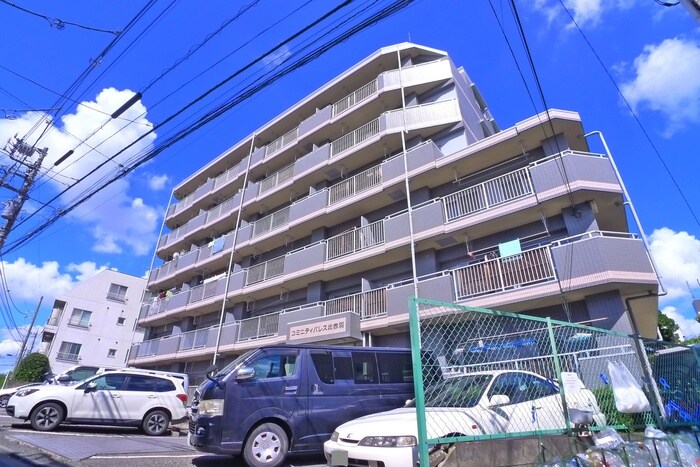 コミニティパレス北赤羽の物件外観写真