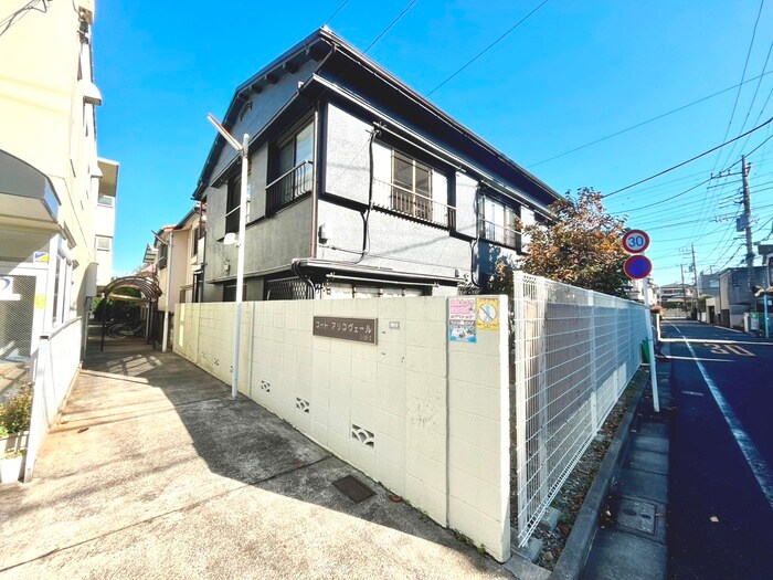 カーサ・ファーシルの物件外観写真