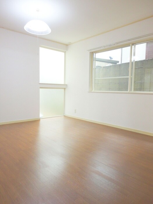 中村メゾネットの物件内観写真