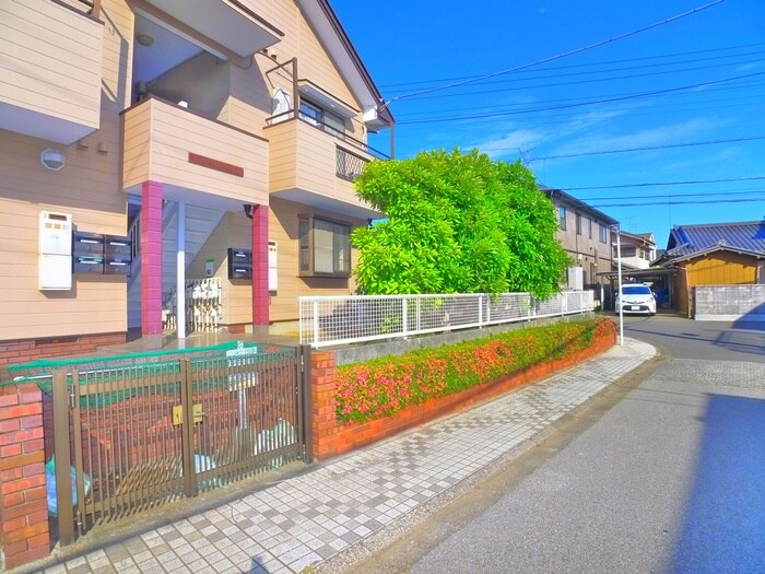 ロフティーフラワー2号館の物件外観写真