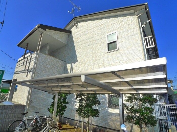 クリスタル青井Ⅰの物件外観写真