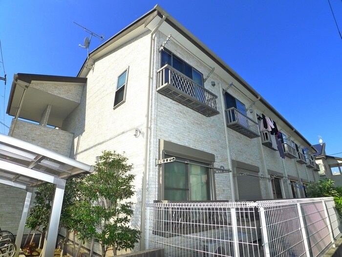 クリスタル青井Ⅰの物件外観写真