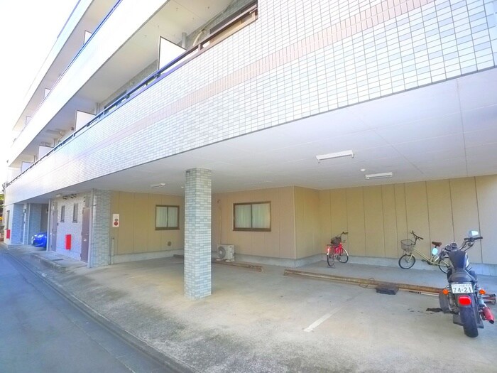 ハイネスマリモの物件外観写真