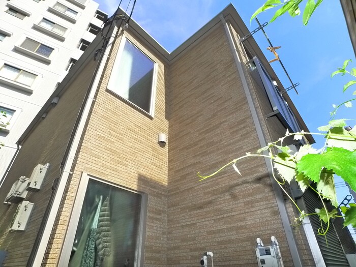 ラフィネ谷塚の物件外観写真