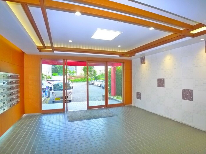 ルミエ－ル西綾瀬の物件外観写真