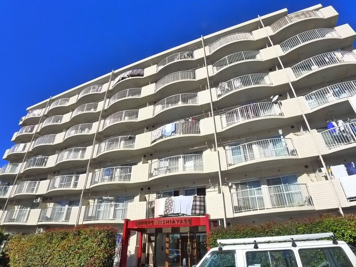 ルミエ－ル西綾瀬の物件外観写真