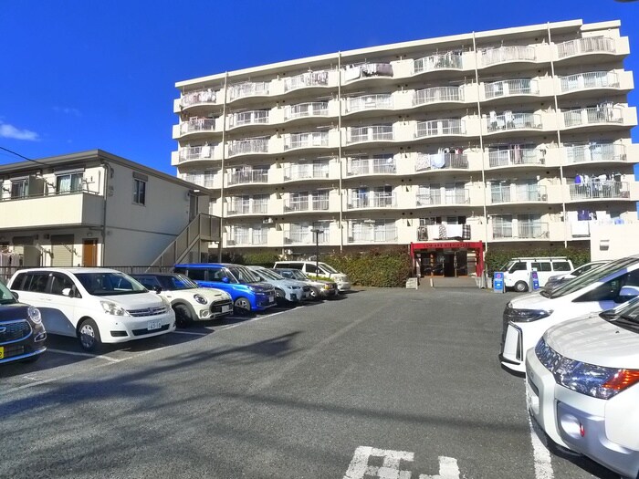 ルミエ－ル西綾瀬の物件外観写真