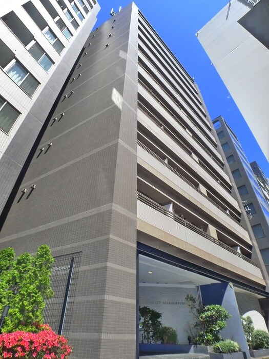 アブレスト西日暮里の物件外観写真